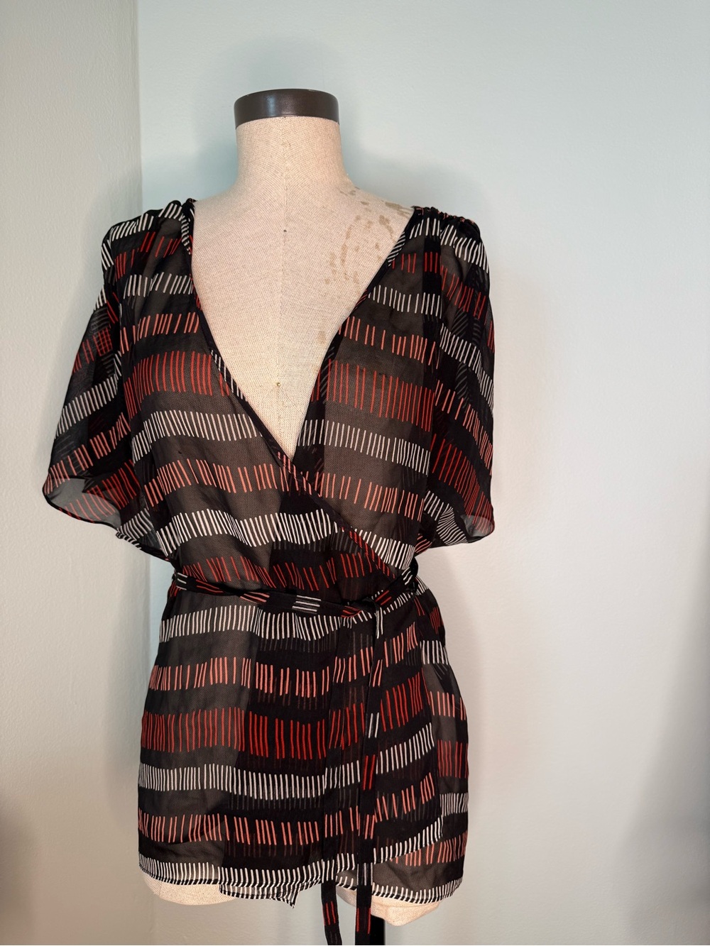 Calvin Klein 100% Silk Wrap Top Size 14W – Black Red Sheer Blouse Tie Waist